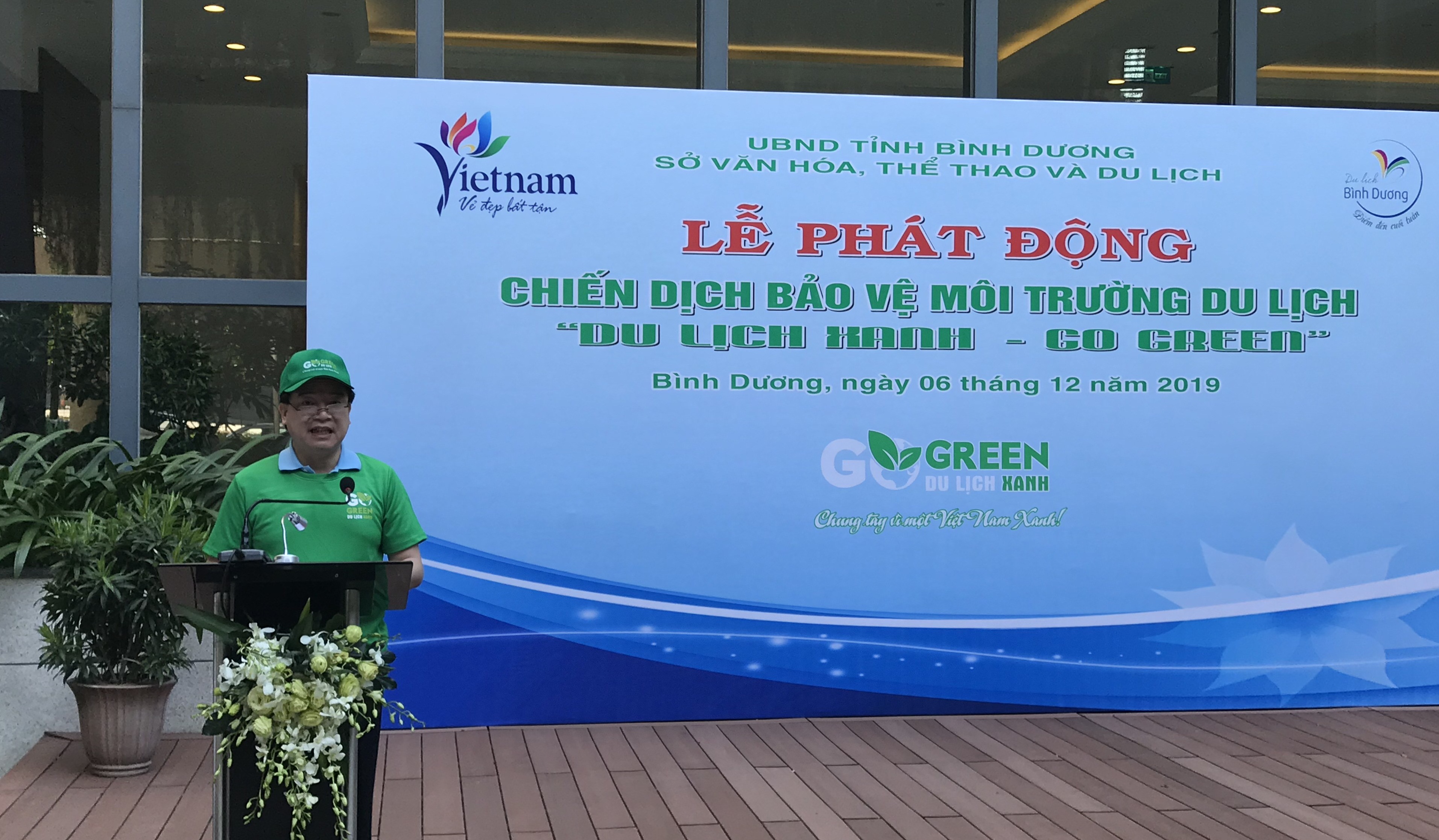 Ông Hà Văn Siêu - Phó Tổng cục trưởng Tổng cục Du lịch phát biểu tại buổi lễ